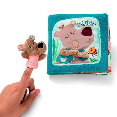 Libro de Tela Lilliputiens: Cesar el Mimoso y la marioneta de dedo