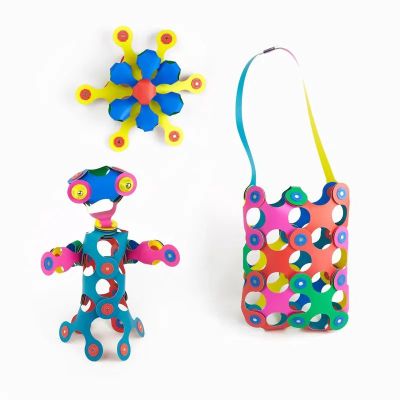 3 figuras terminadas con el set Rainbow Pack de la marca Clixo